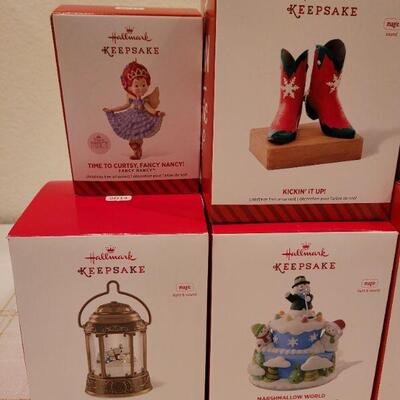 Lot 552: Assorted Hallmark Christmas Ornaments 