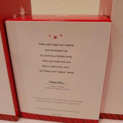 Lot 553: Assorted Hallmark Christmas Ornaments 