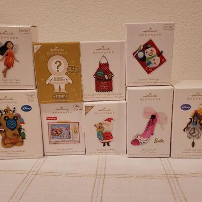 Lot 555: Assorted Hallmark Christmas Ornaments 