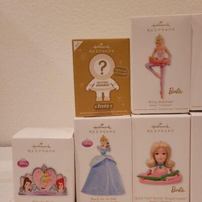 Lot 560: Assorted Hallmark Christmas Ornaments 
