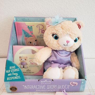 Lot 561: New Gift Lot