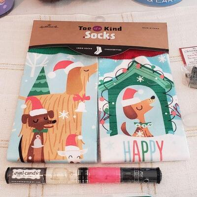 Lot 562: New Gift Lot
