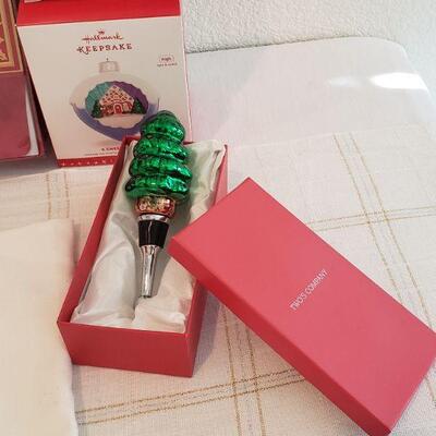 Lot 568: NEW Holiday Cheer Lot 