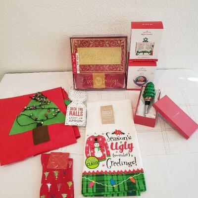 Lot 568: NEW Holiday Cheer Lot 