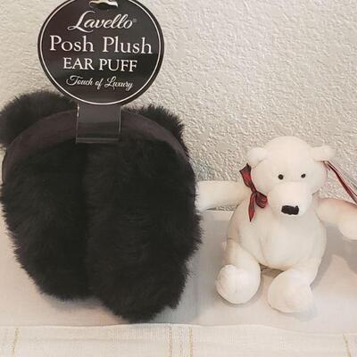 Lot 571: NEW Holiday Cheer Gift Lot