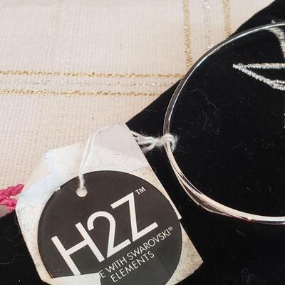 Lot 573: NEW Gift Lot
