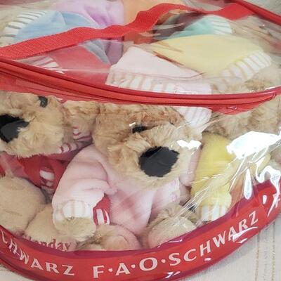 Lot 574: NEW Gift Lot