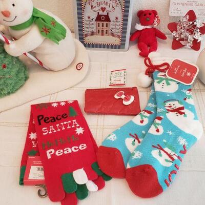 Lot 575: NEW Holiday Cheer Lot