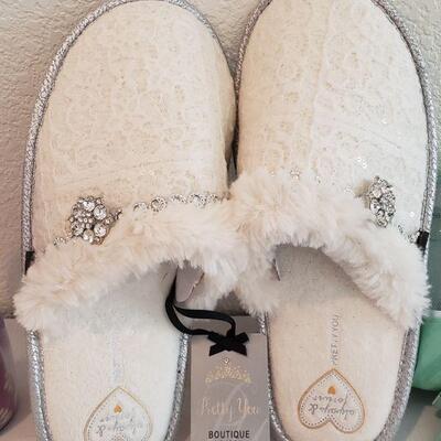 Lot 579: NEW Gift Lot