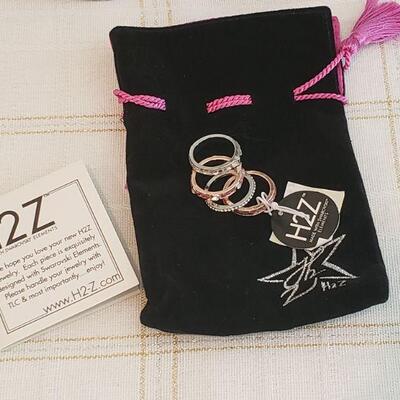 Lot 579: NEW Gift Lot