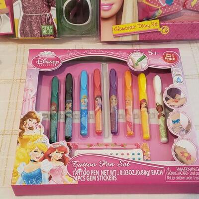 Lot 581: NEW Gift Lot