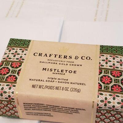 Lot 584: NEW Holiday Cheer Kitchen Lot
