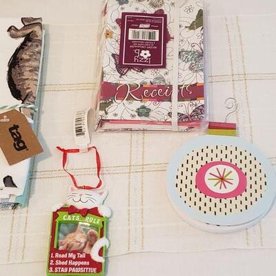 Lot 586: NEW Gift Lot