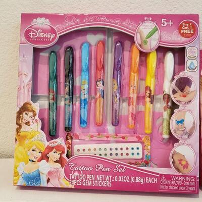 Lot 589: NEW Gift Lot