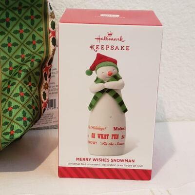 Lot 591: NEW Holiday Gift Lot