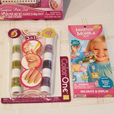 Lot 607: NEW Gift Lot