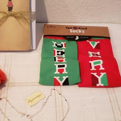 Lot 614: NEW Holiday Cheer & Gift Lot