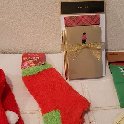 Lot 614: NEW Holiday Cheer & Gift Lot