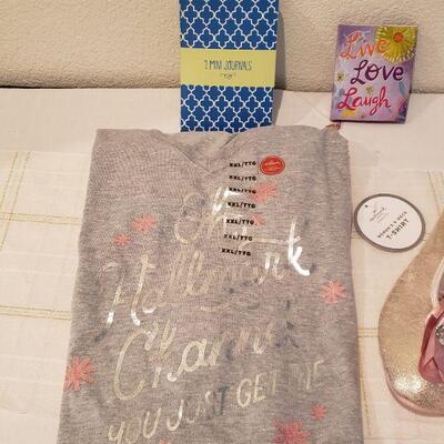 Lot 615: NEW Gift Lot