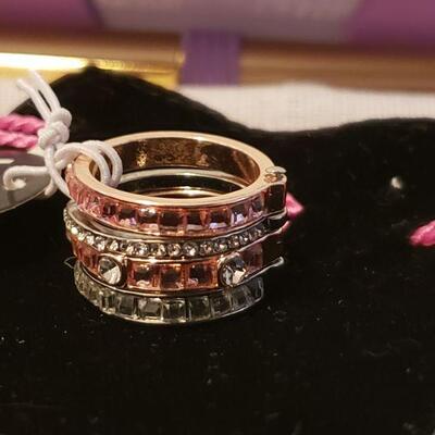 Lot 619: NEW Gift Lot