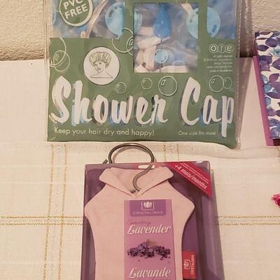 Lot 619: NEW Gift Lot