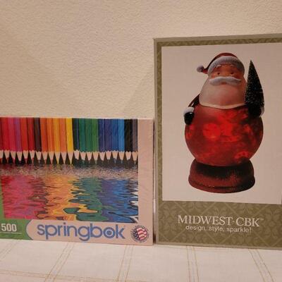 Lot 623: NEW Springbok 500 pc Puzzle + LED Santa Deco