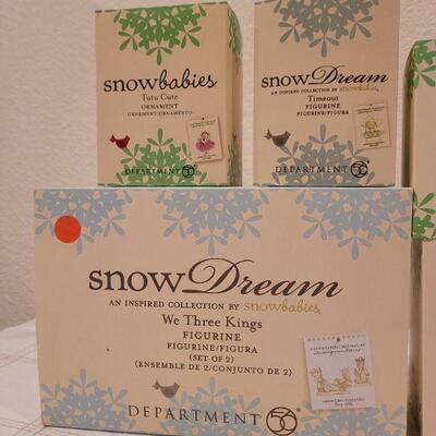 Lot 625: Assorted Dept 56 Snowbabies Christmas Figures 