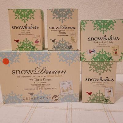 Lot 625: Assorted Dept 56 Snowbabies Christmas Figures 
