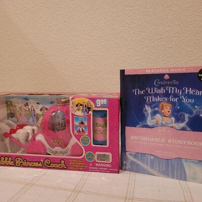 Lot 638: Children's Cinderella Talking Book + Bubble Machine BOTH NEW