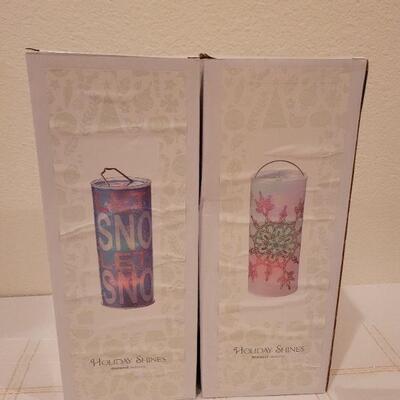 Lot 641: (2) NEW LED Hanging Christmas Effect Lanterns (Need AA Batteries)