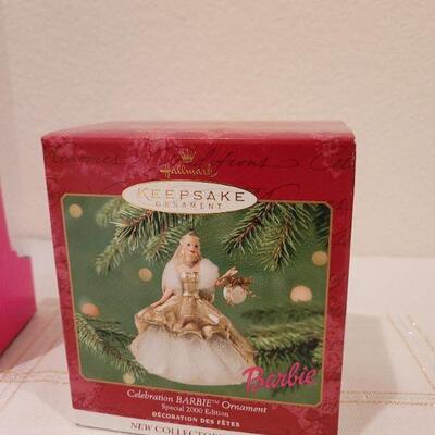 Lot 654: Vintage BARBIE Collectibles