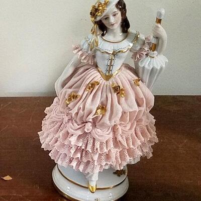 Young Lady with Parasol Statue (approx. 8"H)