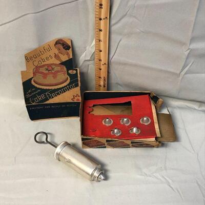 Lot 54 - Vintage Aluminum Cake Decorator