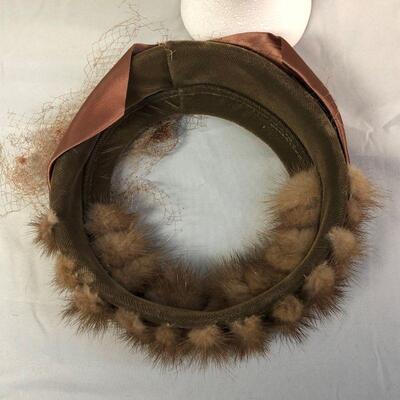 Lot 59 - Vintage Ladies Faux Fur Ring Hat