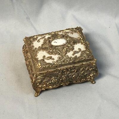Lot 67 - Small Jewelry Casket Box