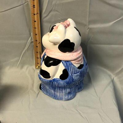 Lot 68 - Farmer Cow Cookie Jar