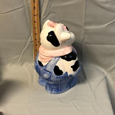 Lot 68 - Farmer Cow Cookie Jar