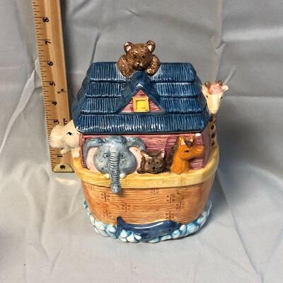 Lot 69 - Noah's Ark Cookie Jar