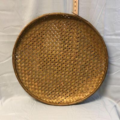 Lot 75 - Large Natural Wicker Round Decor