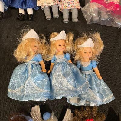 Lot 88 -  Dolls by Madame Alexander
