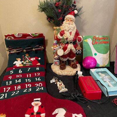 Lot 96 - Christmas Decorations