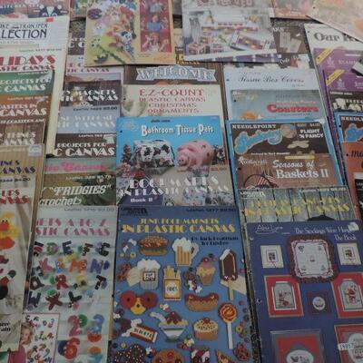 LARGE LOT OF CRAFTING BOOKS