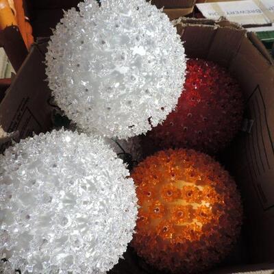 LIGHT UP BALLS