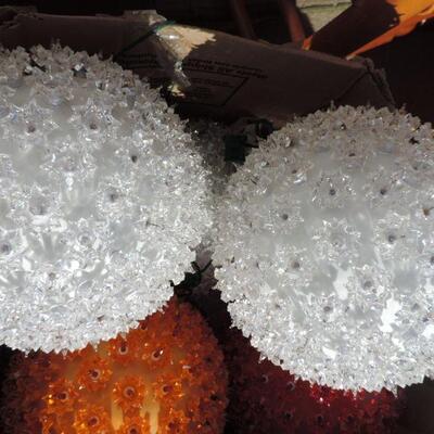 LIGHT UP BALLS