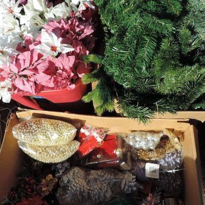 GARLAND-POINSETTIAS AND CRAFTS