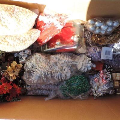 GARLAND-POINSETTIAS AND CRAFTS