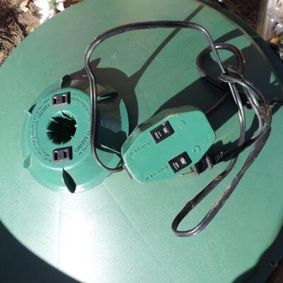 ELECTRIC TREESTAND & LIGHTS