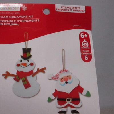 Lot 202 - Christmas Decoration Kits