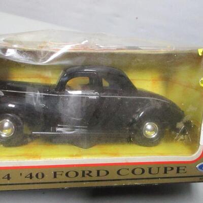 Lot 229 - Motormax '40 Ford Coupe