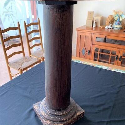 LOT#11LR: Antique Oak Pedestal